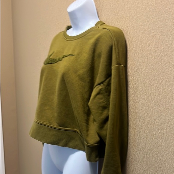 Nike Women’s Green Cropped Sweatshirt Size Small - Picture 2 of 5